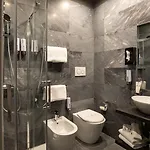 Ah - Duomo Essence 3* Milan