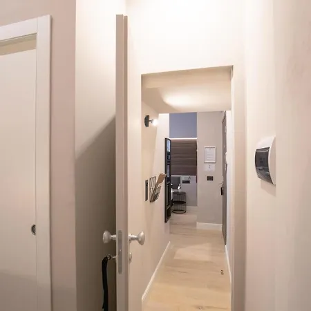 Szálloda Ah - Duomo Essence Milánó