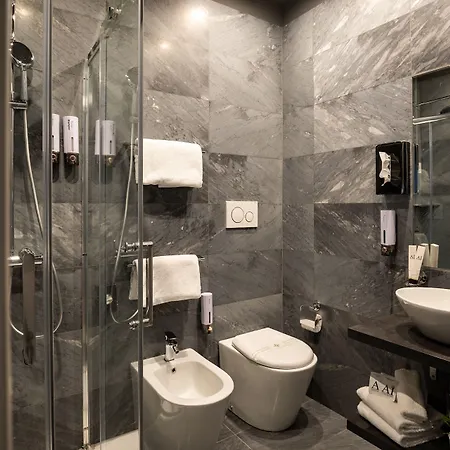 Ah - Duomo Essence 3* Milano